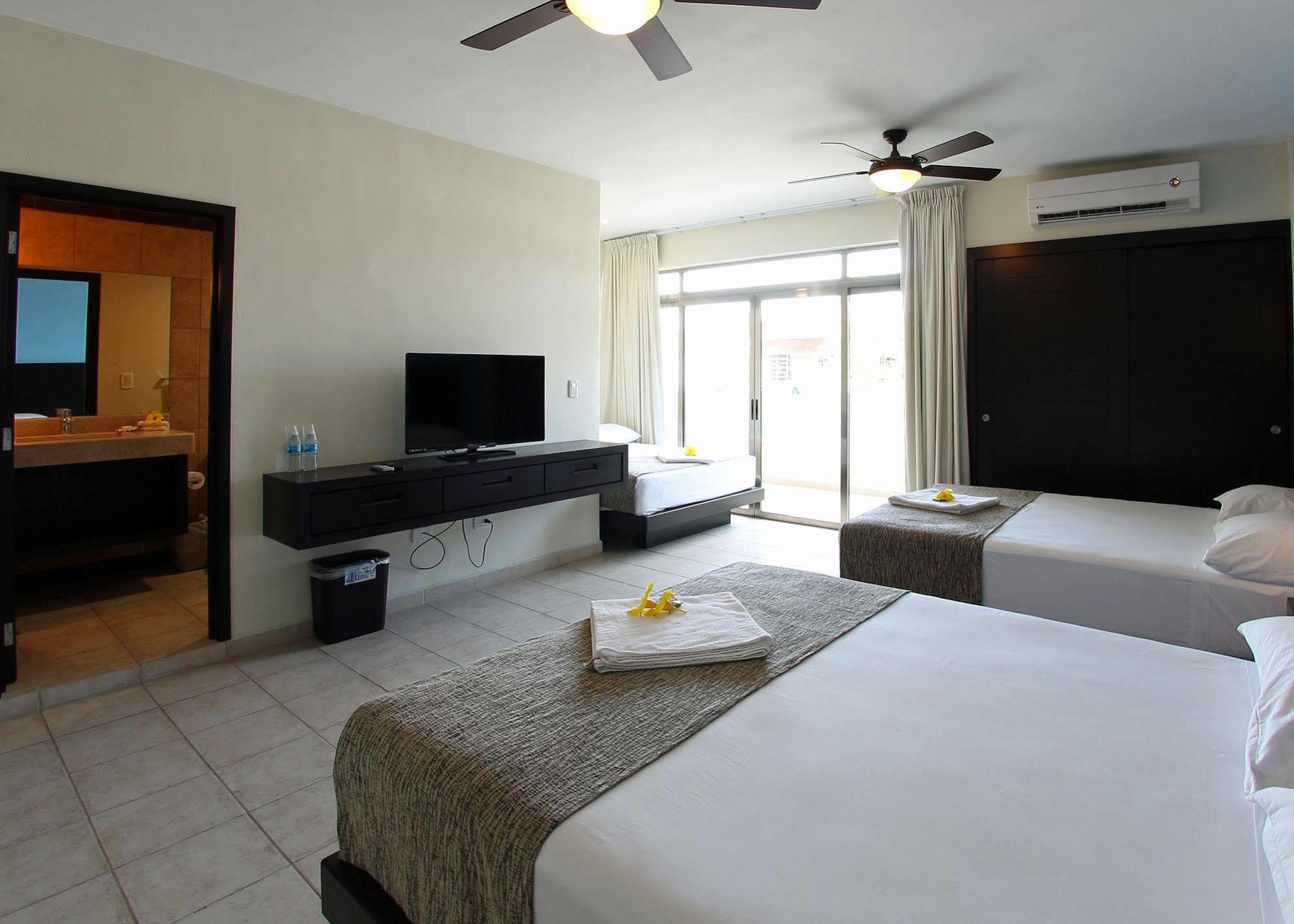 Angelo's Hotel Playa del Carmen Buitenkant foto