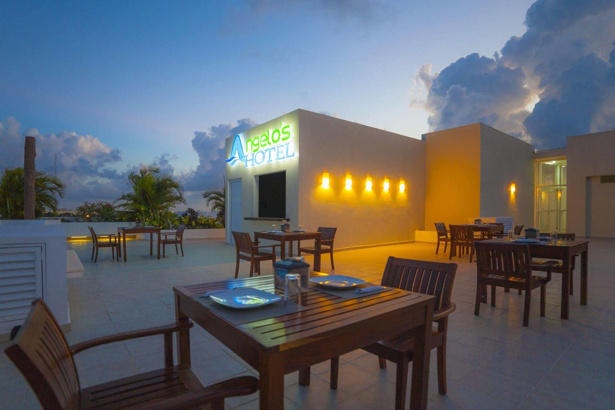 Angelo's Hotel Playa del Carmen Buitenkant foto